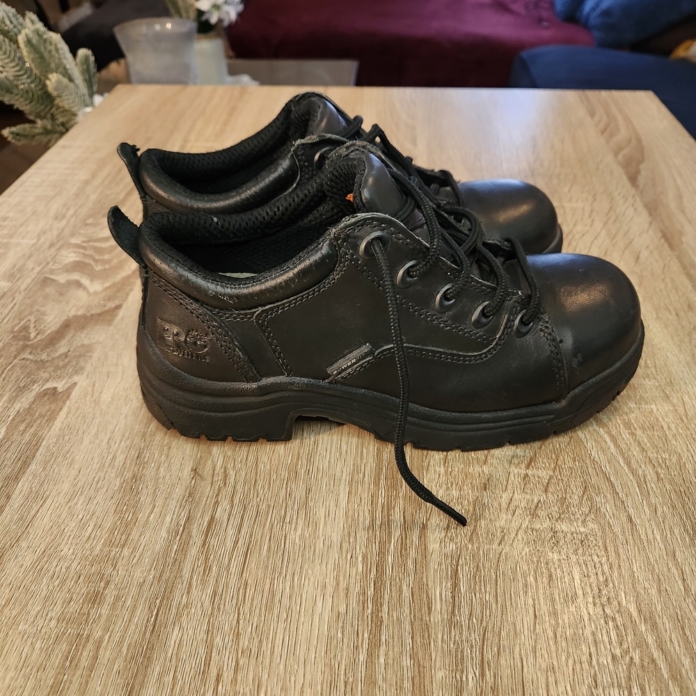 Timberland PRO Women's Titan Alloy Toe Work Shoes in black leather